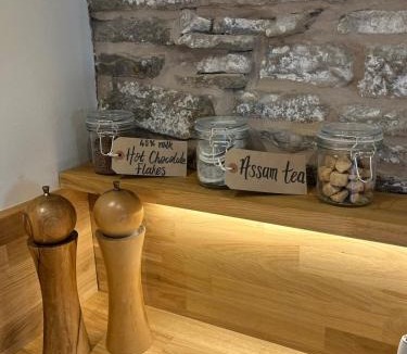 Macclesfield House | Blackshaw Gap - Charming cottage on a Cheshire Peak District farm - Dining options