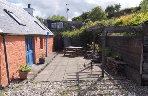 Roskhill House | Blossom Cottage