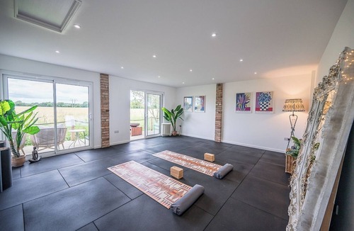 Beccles Cabin | Blossom Lodge, Toad Hall, Wangford