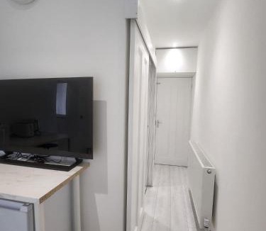 Cradley House | Blue Moon Ensuite