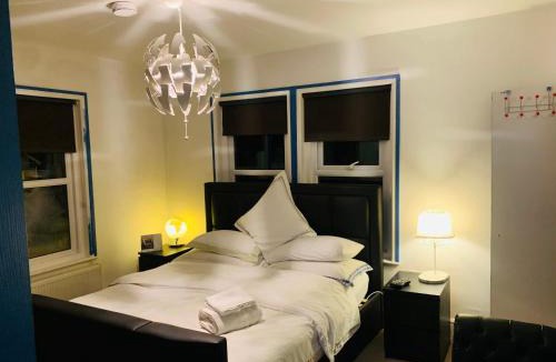 Crawley House | Blue Room