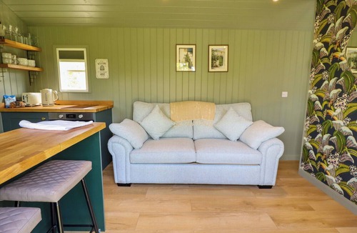 Ashby cum Fenby Cottage | Bluebell