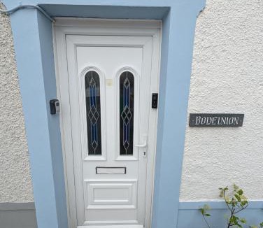 Nefyn House | Bodeinion