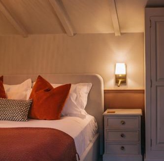Orston Bed & Breakfast | Boot & Shoe