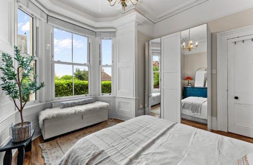 Redhill Apartment | Boutique Redhill Abode near the Airport