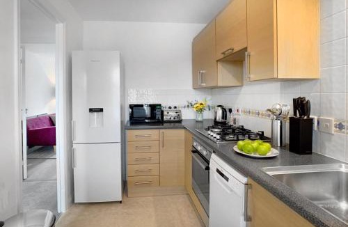 Bracknell House | Bracknell - Garden Parking 2Bed