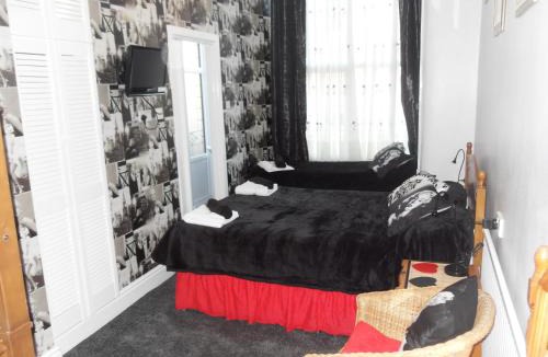 Blackpool Town Center House | Bradleys Hotel