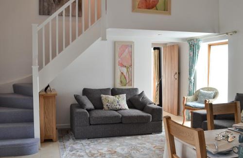 Llanddeusant House | Bramble Cottage Mountain Retreat