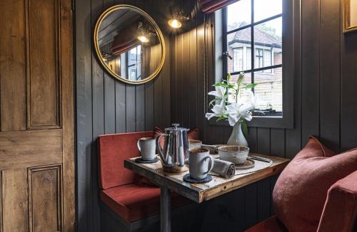 Sway House | Bramble Hut