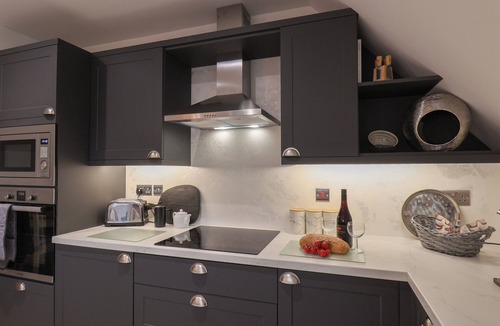 Sneaton Cottage | BRAMBLES APARTMENT, character holiday cottage in Ruswarp