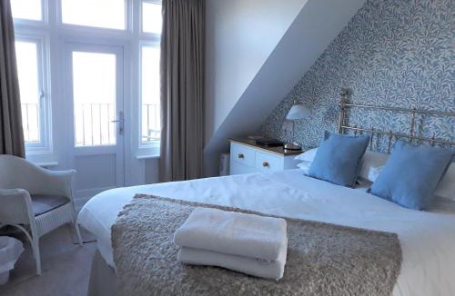 Eastbourne Seafront Bed & Breakfast | Breakers Bed and Breakfast