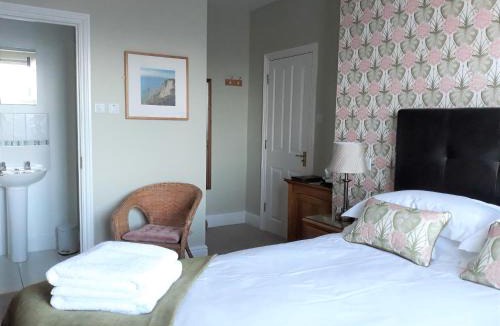Eastbourne Seafront Bed & Breakfast | Breakers Bed and Breakfast