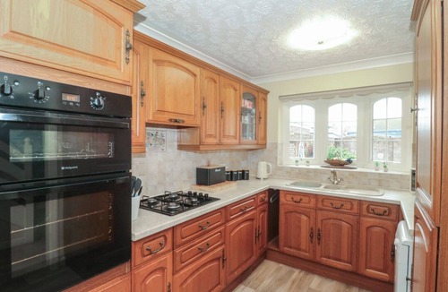 Burnham-on-Sea Cottage | Breaking Waves, Burnham-On-Sea