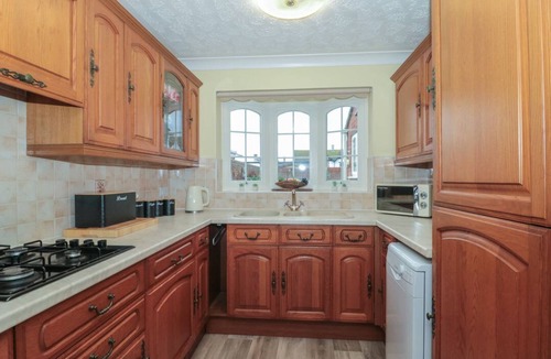 Burnham-on-Sea Cottage | Breaking Waves, Burnham-On-Sea