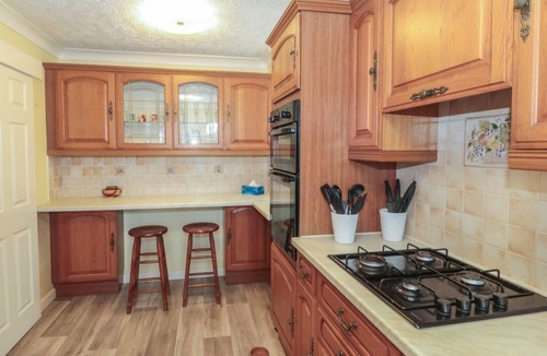 Burnham-on-Sea Cottage | Breaking Waves, Burnham-On-Sea