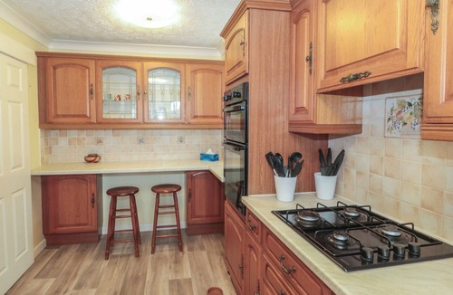 Burnham-on-Sea Cottage | Breaking Waves