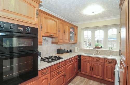 Burnham-on-Sea Cottage | Breaking Waves