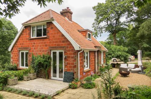 Aldringham House | Briar Hill