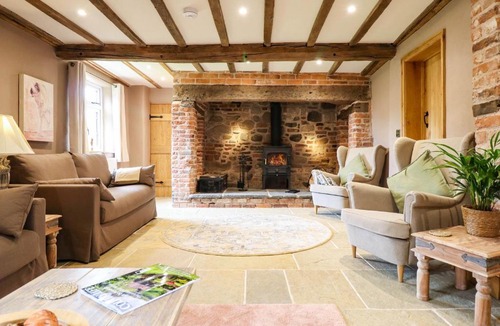Acrefair House | Bridge Farm