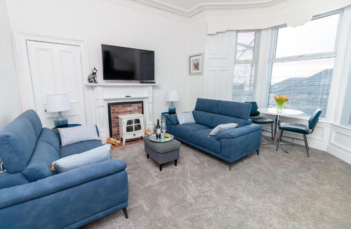 Glenisla Apartment | Bridgeview