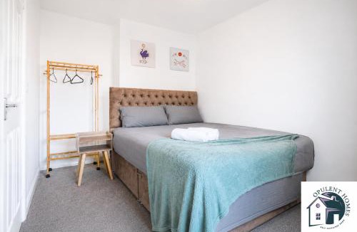 Reading Apartment | Bright 4-Bed Detached Property - Work & Team Ready - Reading Central