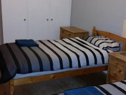 Merchiston Apartment | Bright and Spacious 2 Bedroom Ground Floor Flat near City Centre