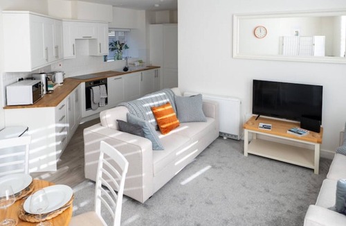 Sherborne Apartment | Bright and spacious 2-Bed Flat