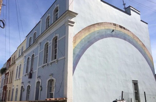 Saint Paul's Apartment | Bright, book-filled flat in artsy Stokes Croft