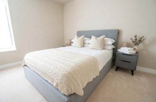 Bloxwich Apartment | Bright & Contemporary 2 Bed Flat in Birmingham