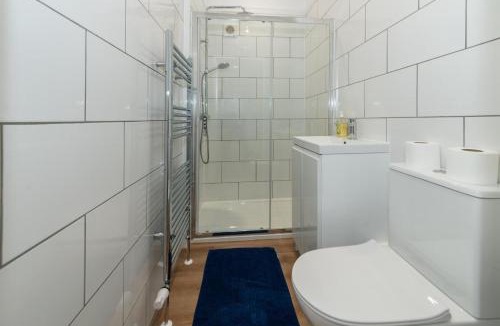 Caversham Apartment | Bright Cosy Studio Prime Location Central Caversham - Pass the Keys