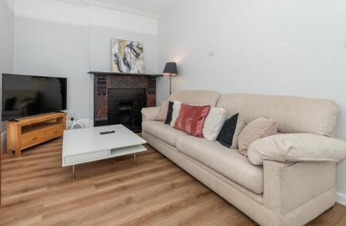 Caversham Apartment | Bright Cosy Studio Prime Location Central Caversham - Pass the Keys