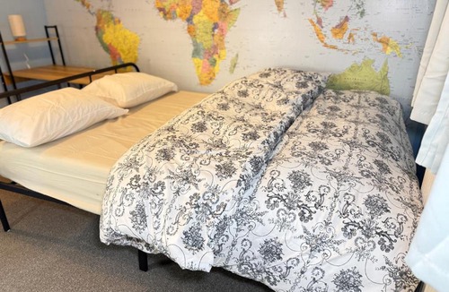 Wellingborough House | Bright Double Size Room in Wellingborough