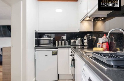 Tea Green Condo | Bright Garden Studio w/Free Parking & WiFi