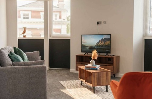 Georgian Quarter Apartment | Bright & Modern 2-Bed Flat in Liverpool Centre + Parking