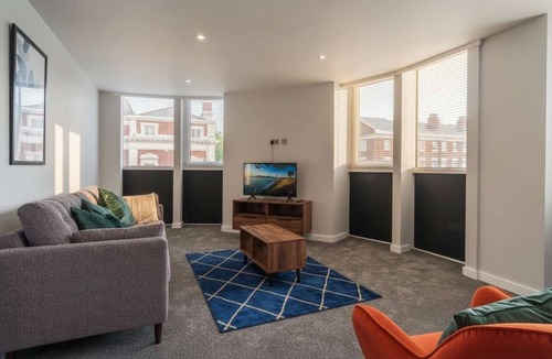 Georgian Quarter Apartment | Bright & Modern 2-Bed Flat in Liverpool Centre + Parking