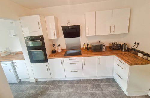 Anfield House | Bright Modern 4-Bed Home Minutes from Anfield