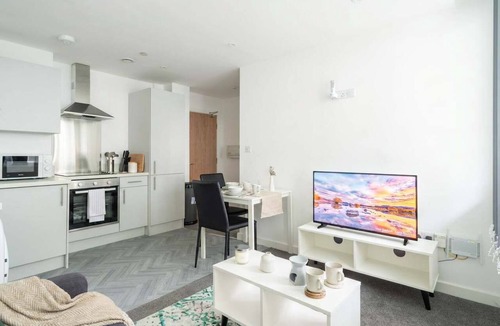 Preston Apartment | Bright Spacious 1 Bed Central Preston Apartment