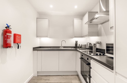 Hunslet Apartment | Bright & Spacious 1 Bedroom Apartment in Leeds