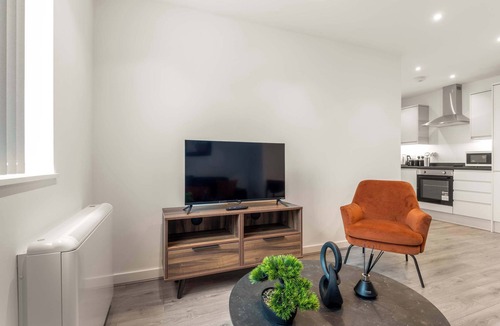 Hunslet Apartment | Bright & Spacious 1 Bedroom Apartment in Leeds