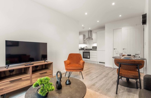 Hunslet Apartment | Bright & Spacious 1 Bedroom Apartment in Leeds