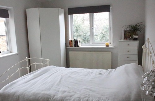 Ferndale Apartment | Bright spacious 2BR flat in Brixton, London