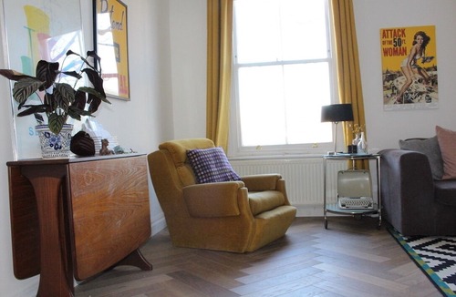 Ferndale Apartment | Bright spacious 2BR flat in Brixton, London