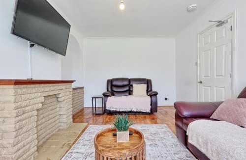 Tilbury House | Bright & Spacious 2BR Retreat in Tilbury