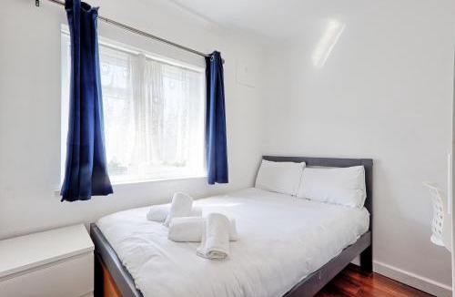 Tilbury House | Bright & Spacious 2BR Retreat in Tilbury
