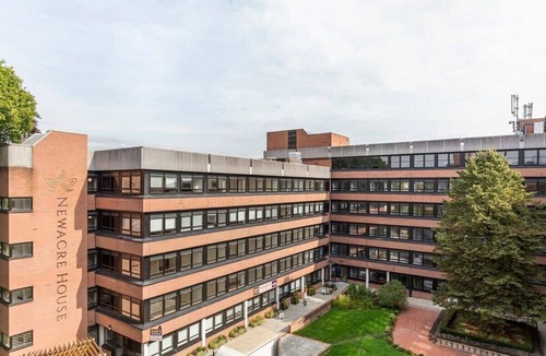 East Grinstead Apartment | Bright & Spacious 1 Bed Flat in East Grinstead