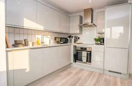 Bordesley Apartment | Bright & Stylish Central Birmingham 2 Bed Flat