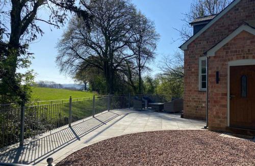 Woolhope House | Broadmoor Chapel