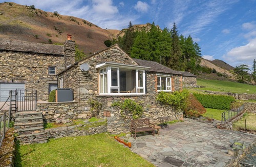 Penrith Cottage | Brookside - Modern Cottage with Magnificent Views