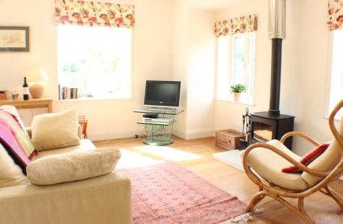 Winterslow House | Broomley Cottage