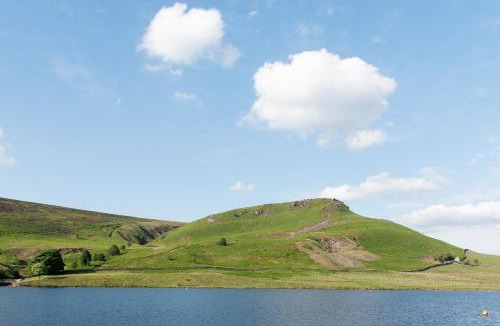 Skipton House | Broughton Grove - Skipton, Pet Friendly, Canal Access